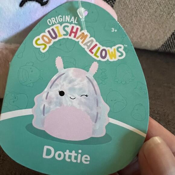 NWT Dottie the Seaslug Squishmallows 2023 Release 5” - Picture 5 of 7